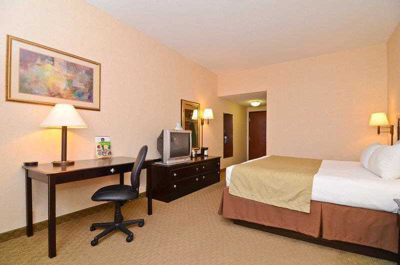 Best Western Danville Inn Room photo